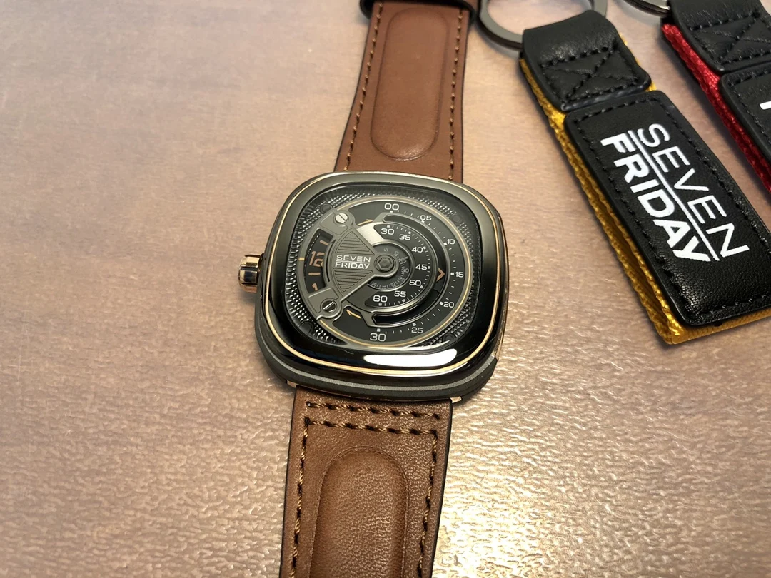 Orologio SEVEN FRIDAY M2B/01 o - Luxury Watch Low Price recensione e prezzo