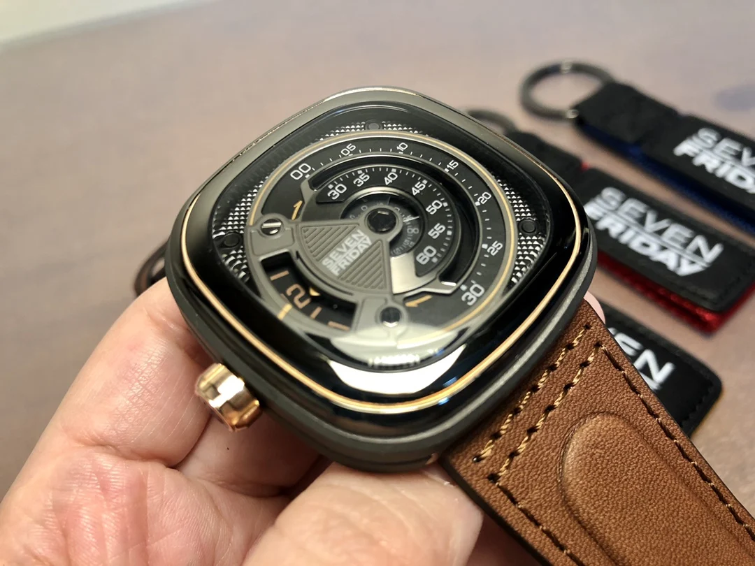 Orologio SEVEN FRIDAY M2B/01 o - Luxury Watch Low Price recensione e prezzo